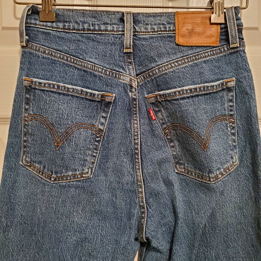 Levi's Classic Denim Jeans Ribcage Straight Ankle Size 26